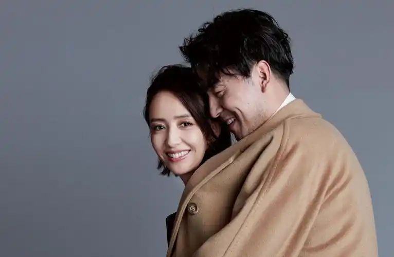 佟丽娅雷佳音甜蜜养眼时尚写真