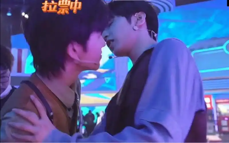 文轩不亲等着我按头嘛