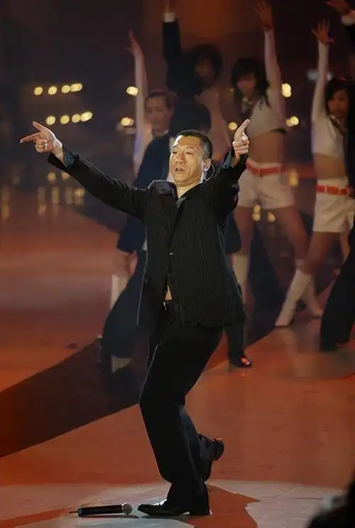 回顾孙红雷贫民窟的霹雳舞王25岁成中戏旁听生坎坷逆袭路