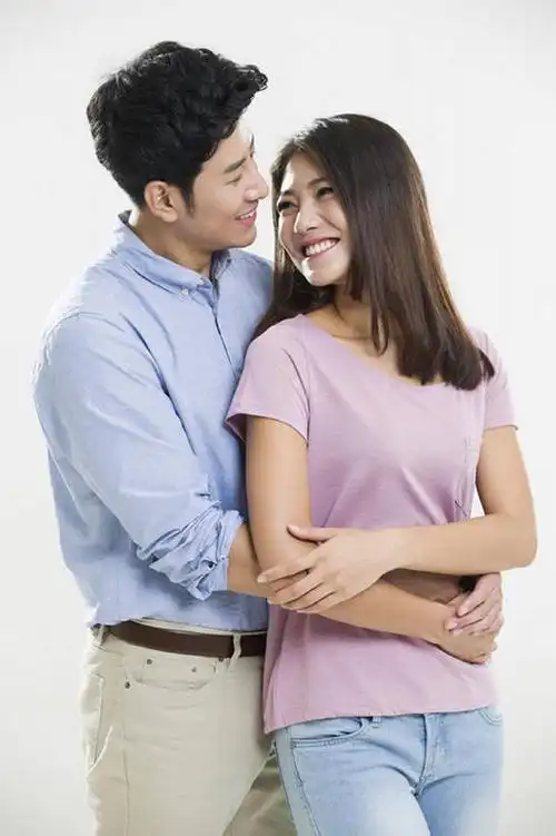 中国,亚洲,连接,浪漫,休闲装,站着,休闲,温暖,温馨,面对面,短袖,恩爱