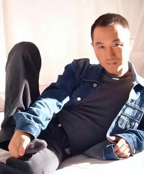 然而,还有多少人记得这首歌的原唱,曾经堪称现象级的歌手高枫?