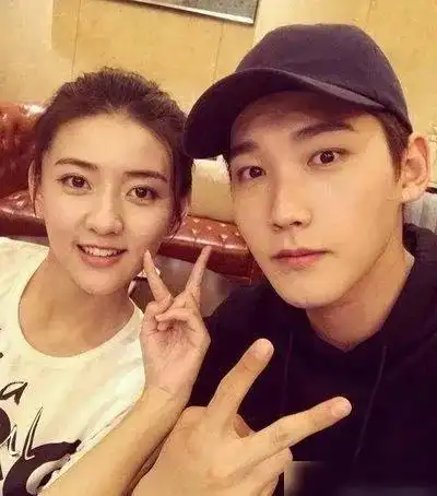 梁洁蒲巴甲官宣分手订婚两年未结婚男方和李小璐王鸥传过绯闻