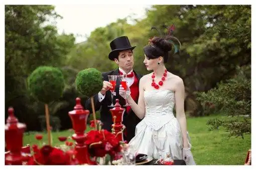 绝妙中西合璧 喜庆大红婚礼