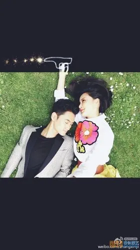 张歆艺和老公袁弘合照写真