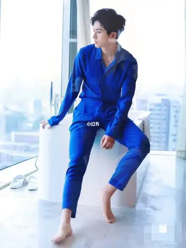 公主的jio jio #张哲瀚#_nba怎么样_九宫格_写真_娱乐_明星娱乐资讯