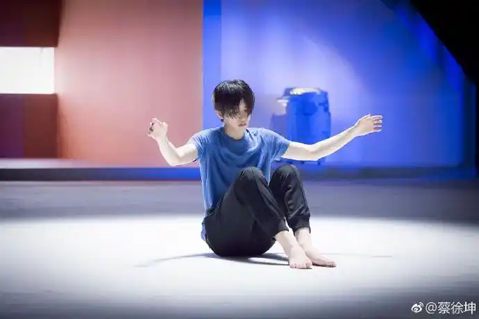 蔡徐坤的水生浮想##蔡徐坤祖玛珑品牌代言人