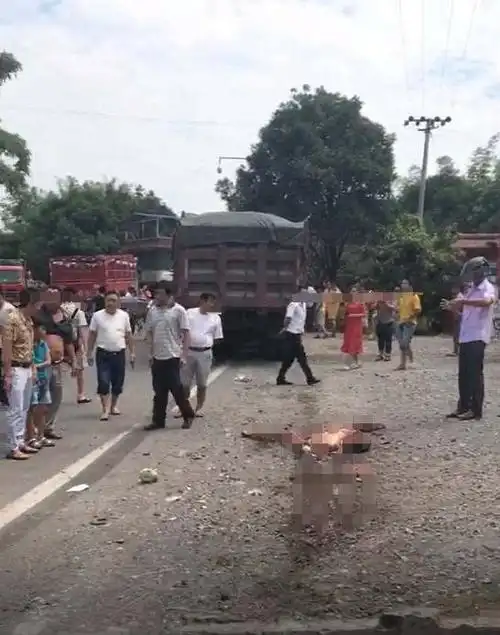 宜宾又发生惨烈车祸,死了4个人!所有人都要警惕啊.