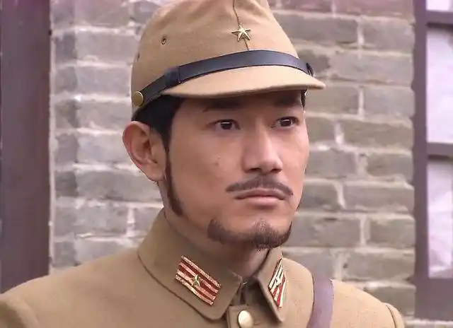 日军大佐相当于我军什么军衔,指挥刀可抵3800名士兵,说了别不信