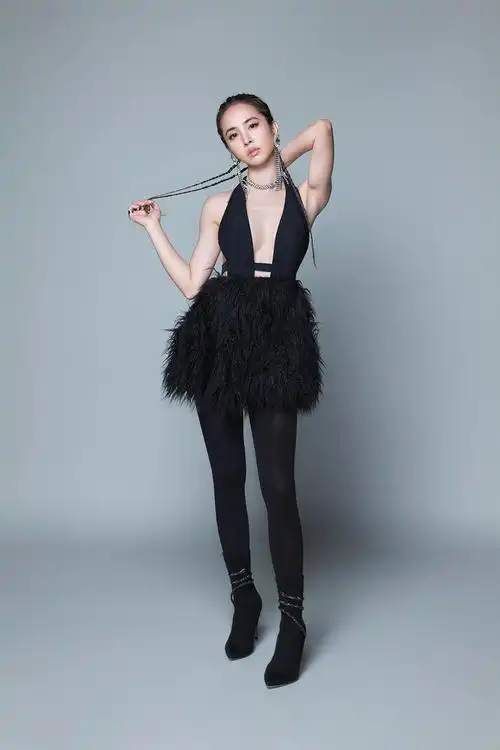 亚洲天后蔡依林新单《都没差(equal in the darkness)》舞曲版mv上线