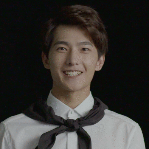 gif 杨洋 满脸笑容的咩好看哭
