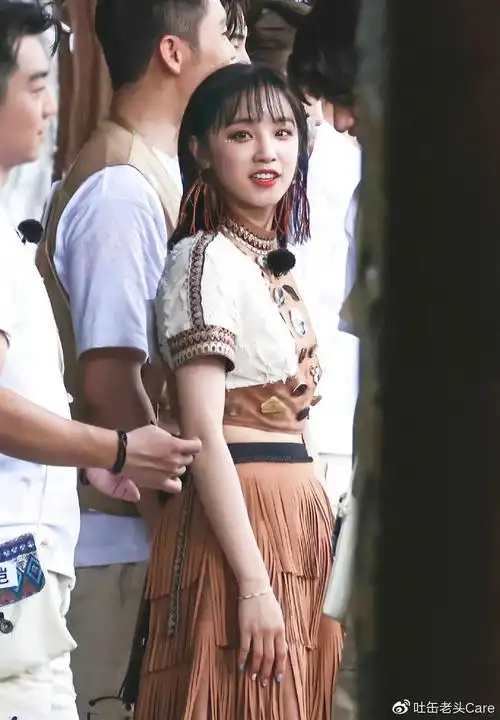 angelababy空降宋雨琦直播间,巧妙回应不和传闻,对话却略显刻意