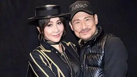 61岁张学友同框刘嘉玲,满头白发皱纹照曝光