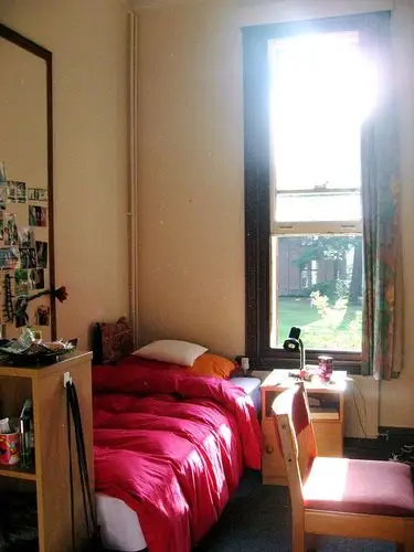 剑桥大学的宿舍条件怎么样啊?有知道的亲麻烦讲一下啦