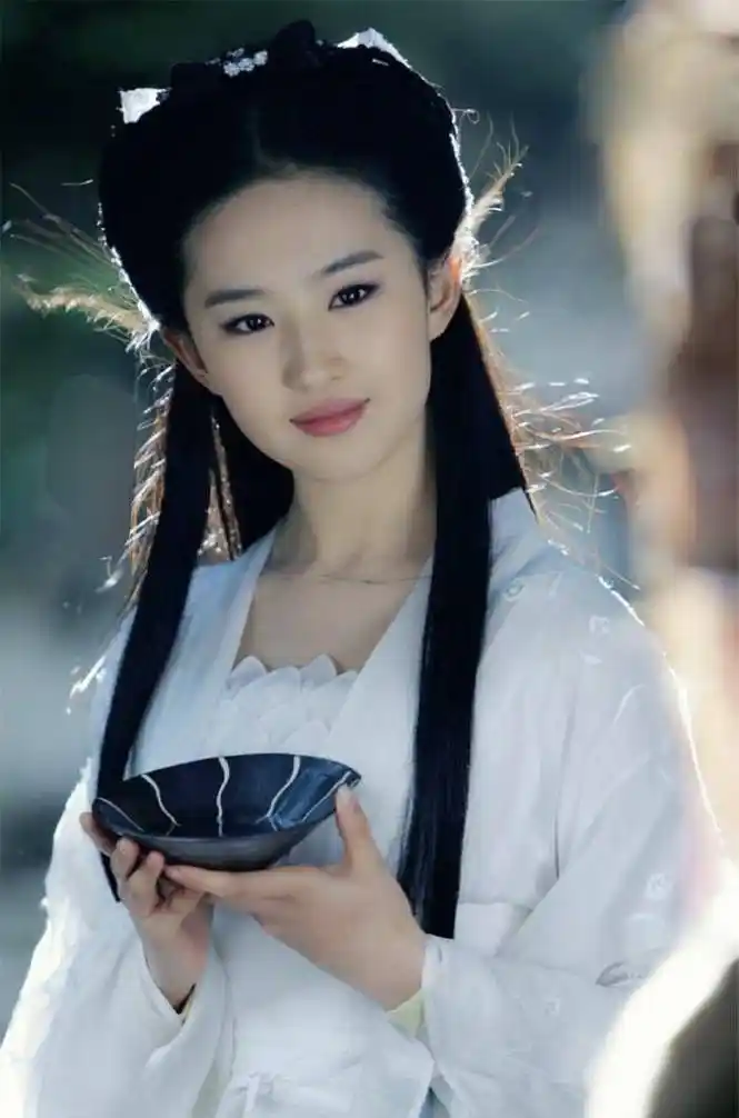 刘亦菲:为何一枝独秀,真爱在何方?难道这些照片不美么?