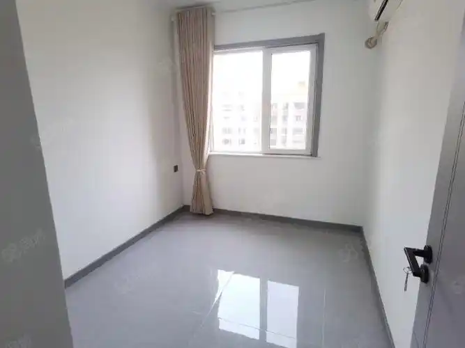 西咸大厦高新一中阳光荟巴塞阳光对面沣太花园精装三室空房出租