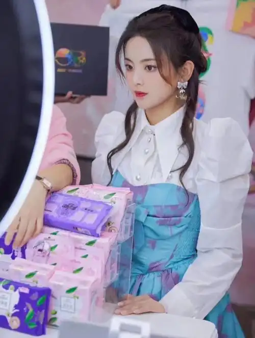 杨超越同款mingma浪漫优雅弹力鱼骨抹胸裙