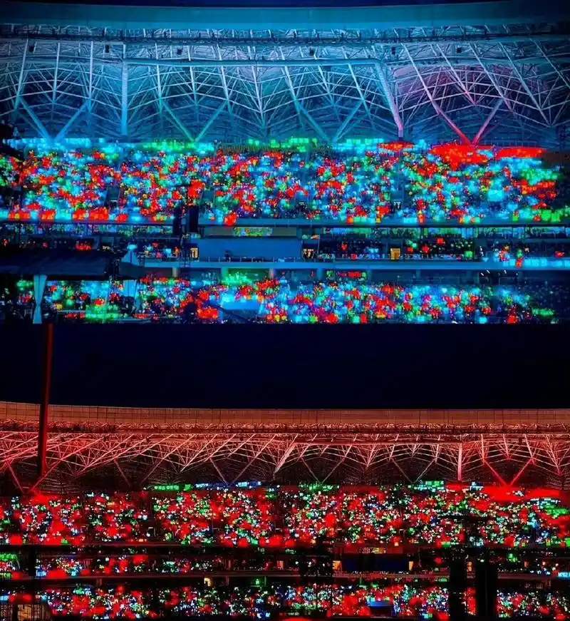 tfboys十周年灯牌,蓝海红海还是绿海?