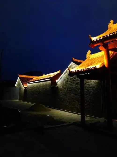 百视特古建筑屋顶亮化瓦楞灯屋顶亮化瓦片灯