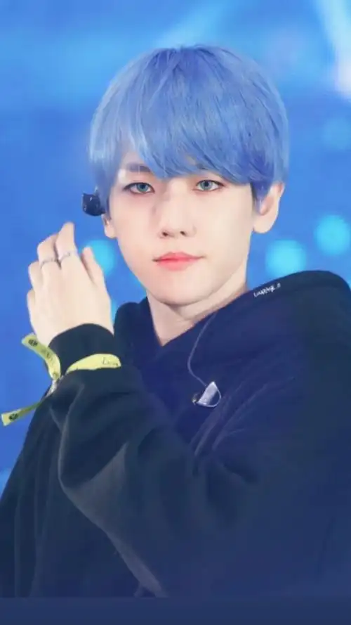 边伯贤/我太爱这一头海水蓝的发色了,蓝果贤我真的可以了,这个蓝孩子