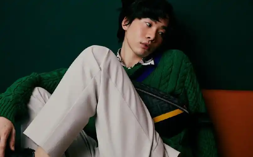 分享一组连淮伟图片给大家,图中的明星图片壁纸会点缀你的电脑桌面