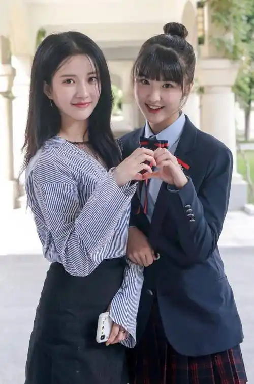 原创刘些宁坦言在校期间无人追看到她的校园合照搁我我也不追