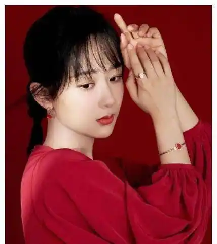 所以应该很能理解肖战现在的感受,在前段时间的星光大赏中,两人也为