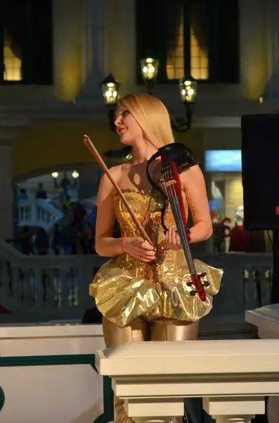 澳门闲逛喽,看到精彩的美女表演