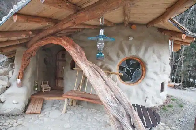 童话般的霍比特小木屋!