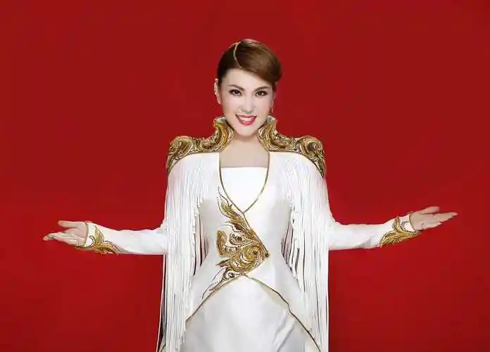 p>乌兰图雅,9月7日出生于 a target="_blank" href="/item/内蒙古