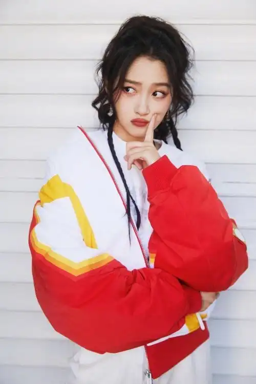 关晓彤初冬穿搭