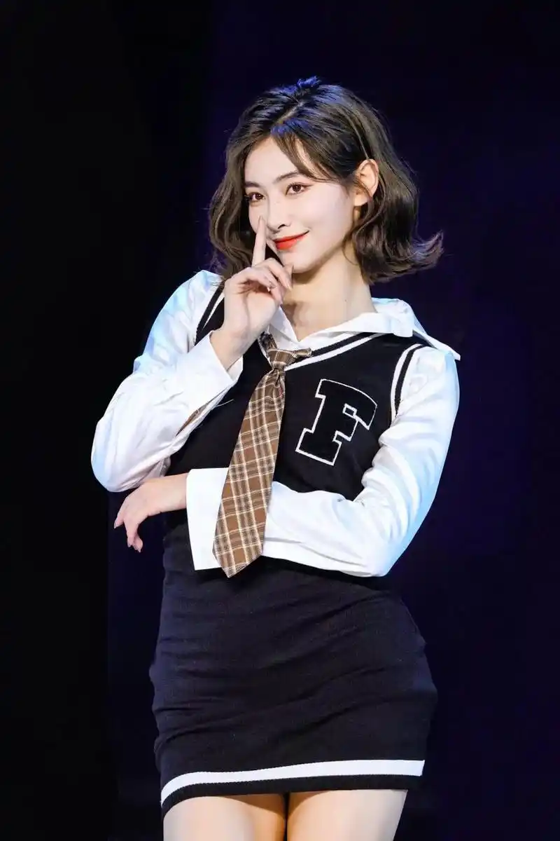 许佳琪(kiki),1995年8月27日出生于浙江省 - 抖音