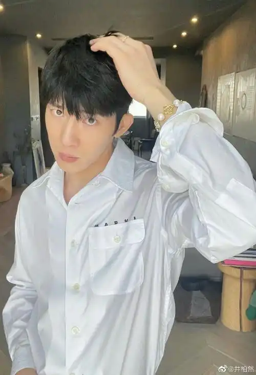 井柏然超话#井柏然都觉得离谱#井柏然否认抖音一账号是自己本人,发博