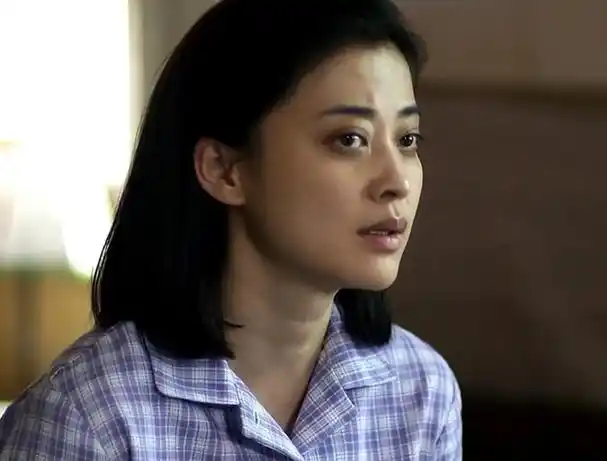 《父母爱情》是由梅婷郭涛主演的,这部剧主要讲述了安杰和江德福俩人