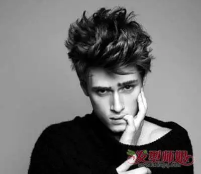 男生时尚短 卷发发型