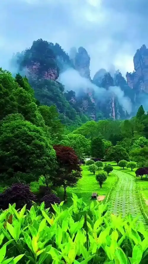 "山美水美中国美 "风景如画 "人间仙境