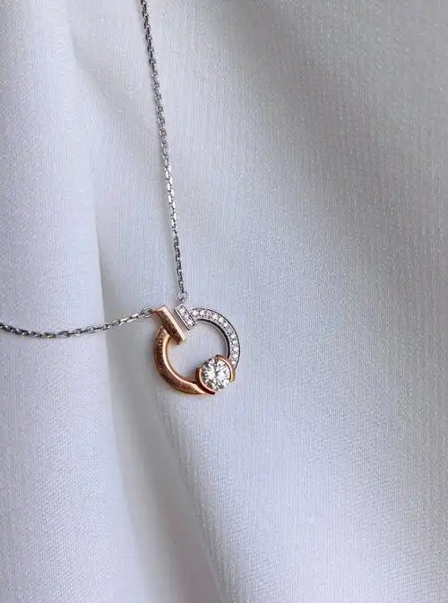 周大福她他系列钻石项链