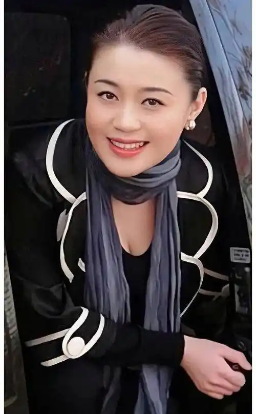 赵本山和关婷娜的绯闻是炒作还是确有其事,清者自清,浊者自浊