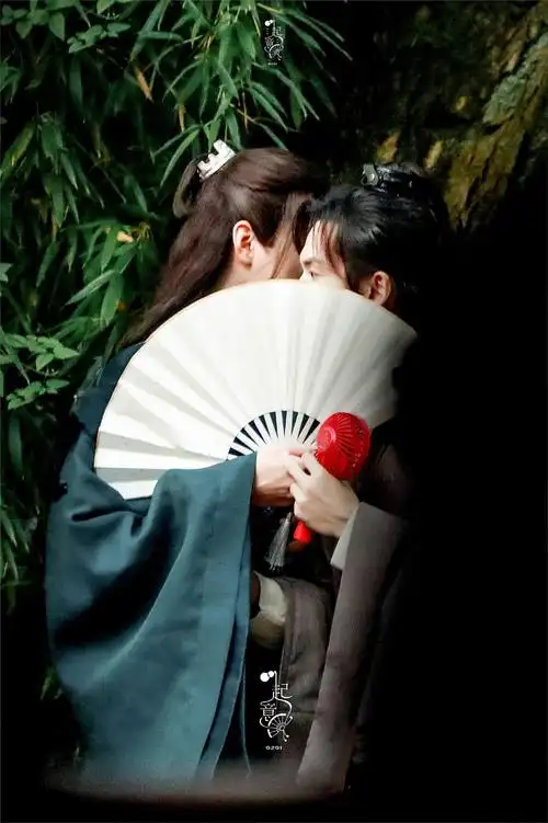 新页cynthia_昕关注10山河令美图壁纸图源网络红蓝可抱么么哒打开新