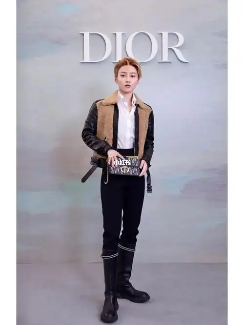 刘雨昕同款小号新蒙田