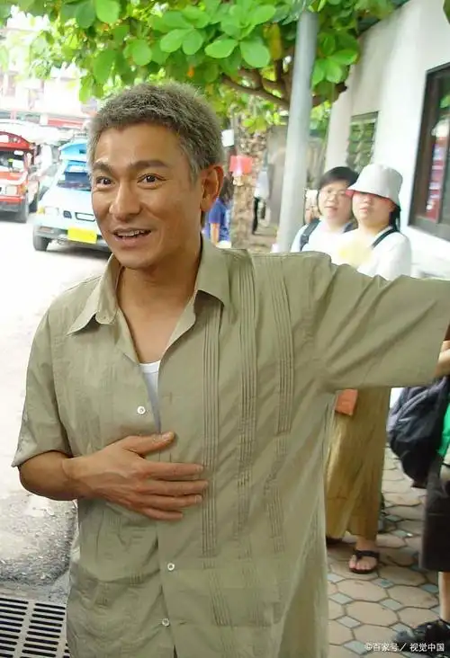 刘德华给我们留下的经典瞬间