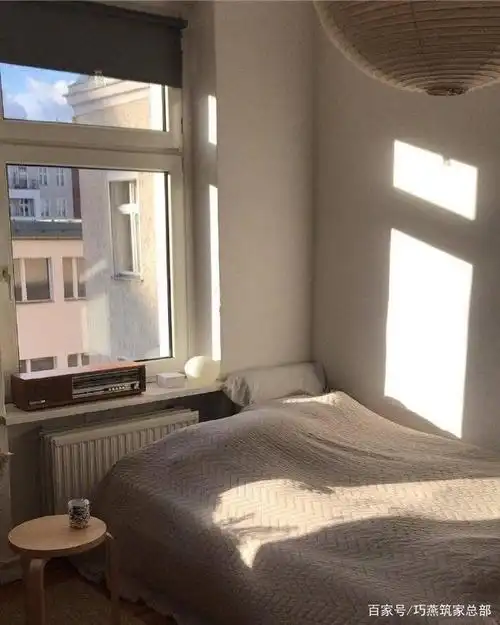 自然光线充足的卧室,醒来就能看到阳光