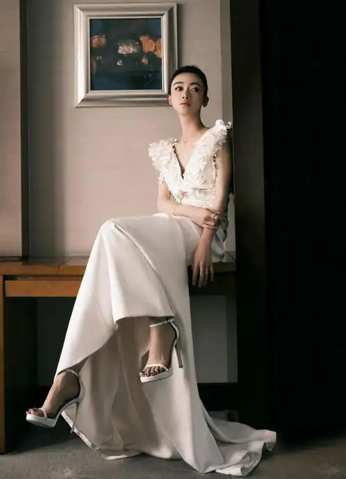 吴谨言带火了小香风穿绿色套装清新脱俗贵气中不乏少女感