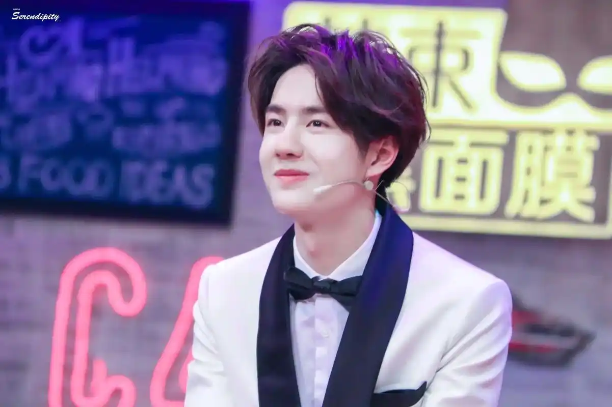 2019.8 可可爱爱#王一博 #治愈系笑容 #王 - 抖音