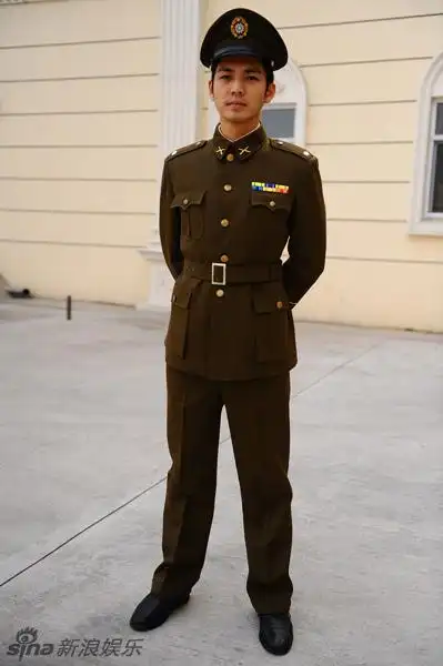 策划:军装诱惑 盘点让人欲罢不能的军中美男