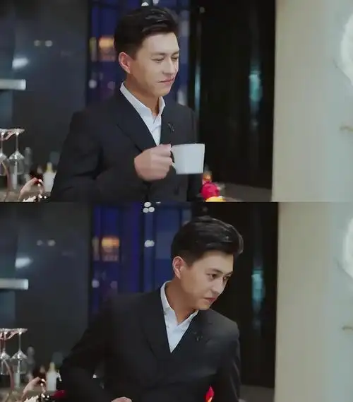 靳东近些年演过的剧太多,各种类型均有涉猎.谍战片,都市剧,爱情剧.