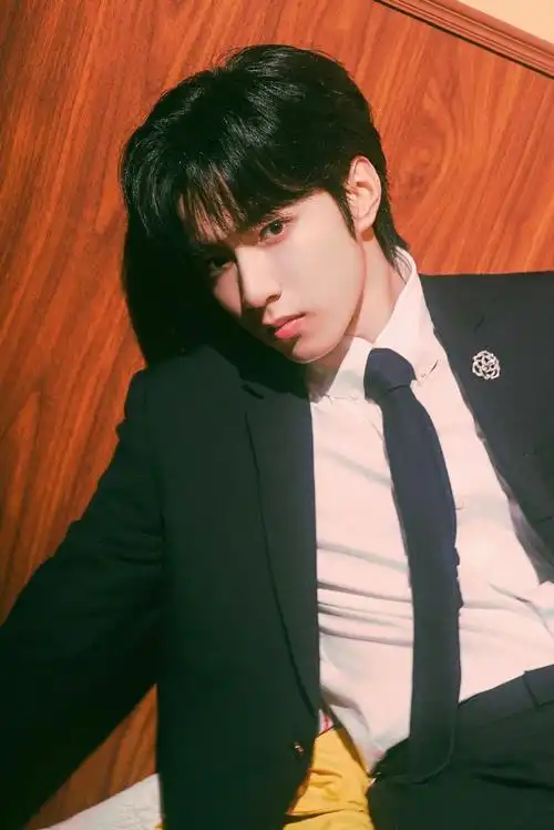 刘耀文|#2024中国电影大数据荣誉之夜#帅哦 !