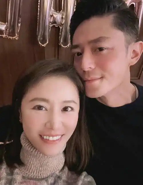 林心如晒与霍建华甜蜜合照撒狗粮,分手传言不攻自破!