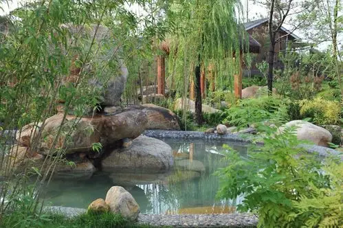 天沐温泉活动期间,凭当日全聚德用餐单据(需人均消费≥50元),可以享受