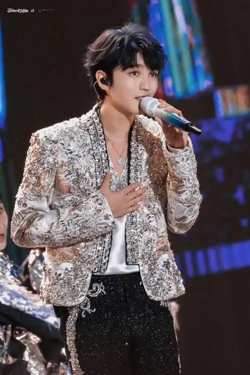 陪王俊凯奔赴每一个十年##从开始到未来,只为王俊凯