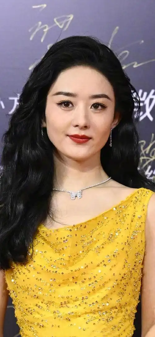 怼脸生图成"照妖镜",赵丽颖输太惨,金晨嘴歪,关晓彤赢麻了